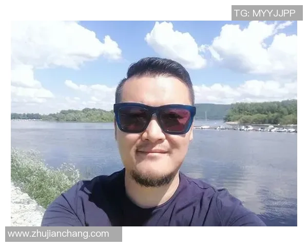 梦见泰国足球明星的奇妙旅程与人生启示